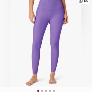 Beyond Yoga Caught In The Midi Space
Dye Legging Purple